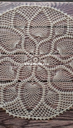 Doily with pineapples