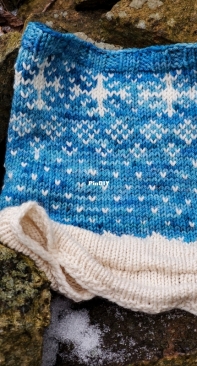 Wull Studios - Hills of Snow Cowl by Liz Capik - Free