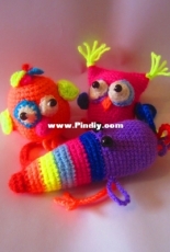 Knitted birdies
