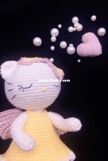 holle kitty