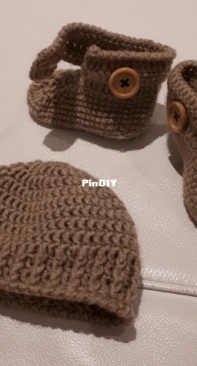 Baby hat and booties