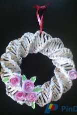 straws garland of paper