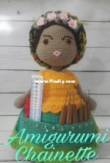 Amigurumi Chainette - Frida needle holder - Spanish