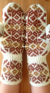 Superstar Mittens by Traci Scott-Free
