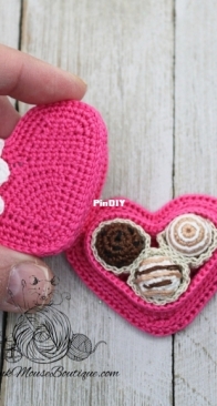 Pink Mouse Boutique - Diana Moore - Box of Chocolates