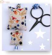 Creative Poppy - Barbara Ana Designs - Christmas Robins Scissor Fob - French