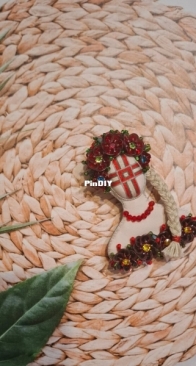 Брошка - Brooch.