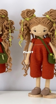 Workroom - Julia Litvin - Mary Doll - Portuguese  - Translated
