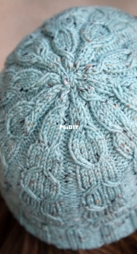 Laxo Worsted Hat by Laura Nelkin
