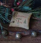 Country Rustic Prims Christmas Tree Pinkeep