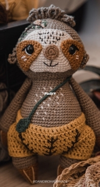 Dani Diro Handmade - Daniela Diaz - Bracitos the Sloth - English