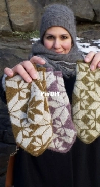Colour Your Stars Mitten by Christine Enström