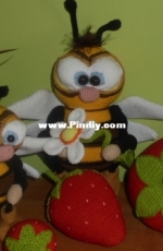 Mala Designs - Bee family and strawberries