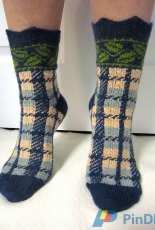 Wollhandwerk-Socken Blätterkaro by Dela Hausmann-German-Free