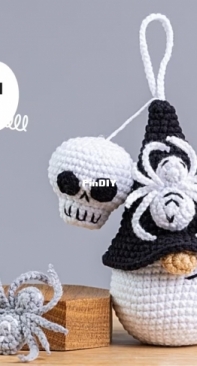 Mufficorn - Olga Chemerys - Keychain Gnome with scull