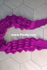 Scarf-crocodile