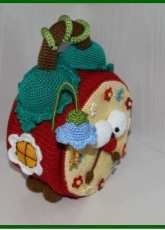 Elena Belova - Apple Clock House- Spanish
