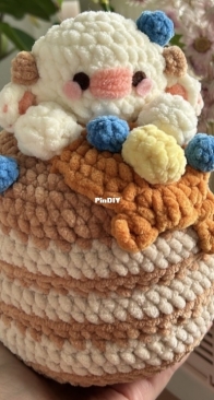 Cowely Crochet - Fanni Vécsey - Blueberry Pancake Cow