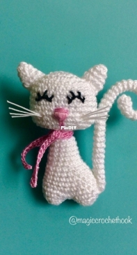 Magic Crochet Hook - Cat Brooch - Free