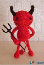K and J Dolls - Sayjai Thawornsupacharoen - Red Devil  - Translated - Russian - Free