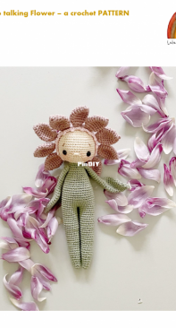 Lulu Loves The Moon - Elisa Edo - Lilah, the talking Flower - Lilah, la flor parlanchina - English - Spanish