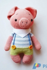 Amalou Designs- Marielle Maag - Freddy the little piglet  - German