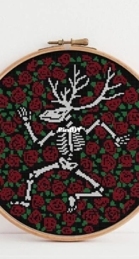 Cross Stitching Lovers - Moose SAGA