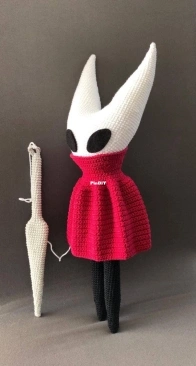 Monster Hook - Anna Carax - Hornet - English and French