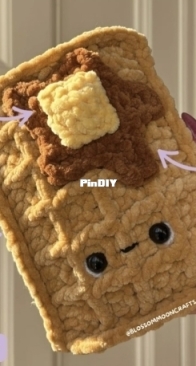 Blossom moon crafts - Emily - Wally the Waffle