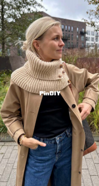 November Neck by Mette Wendelboe Okkels - PetiteKnit - English