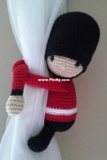 BB Adorables - Isabel R Davenpost - Queens Guard Curtain Tieback