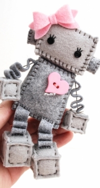GinnyPenny - Plush Robot