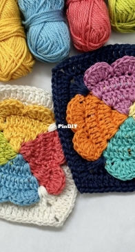 TSCrochetDesigns - Tania Skalozub - Four Hearts Square