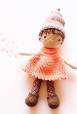 Nina Hookcreations - Aikaterini Nikolaidou - Maggie the Ice Cream Girl