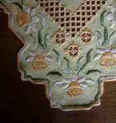 table runner hardanger daffodil-brochure DMC