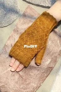 Intertwined Mitts by Maureen Foulds