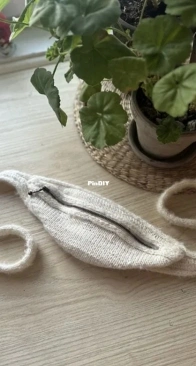 Magväskan Lilla Dagny/The Little Dagny Fanny Pack by Bonnica Sjöblom