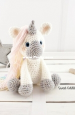 Sweet Oddity Art - Carolyne Brodie - Mini Unicorn