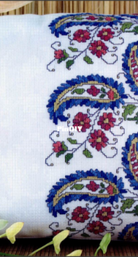 Indian Jewel Cushion from Mary Hickmotts New Stitcehs Magazine no. 197 XSD