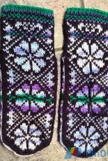 Rose and Heart Mitten by alaskagirlknits! /Kim Abt-Free