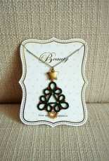Tatting necklace - Christmas tree