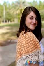 Lareina Shawl by Corrina Ferguson - PicnicKnits-English
