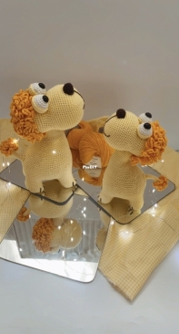 Momy and baby lion