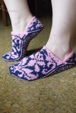 Turkish Slippers by Irene Kiss-Eng.,Spanish-Free