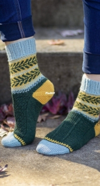 Sweet Dumplin Socks by Rachel Brockman_Universal Yarn_Free