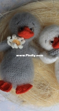 Pam Pino Design - Nazeli Mkrtchyan-Tadevosyan - Easter Chicken