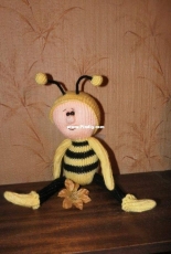 Bee by Jelena03