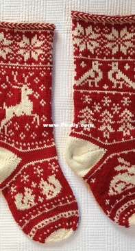 Falling Snow Stocking by Jennifer Hoel - Free