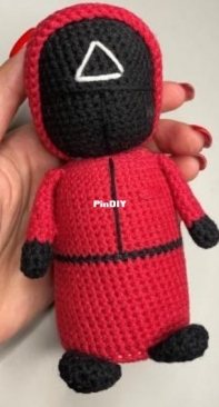 Tiknik Crochet Toys - Lilit Nikoyan - Squid Game Soldier Gnome