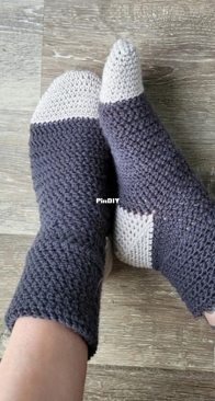 Accrochet - Julie Sarah Desjardins - Hedgehog Slipper Socks